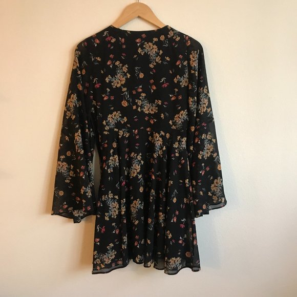 Free People Chiffon Lilou Dress Black Floral Print Bell Sleeves Flowy V Neck S - Picture 9 of 9